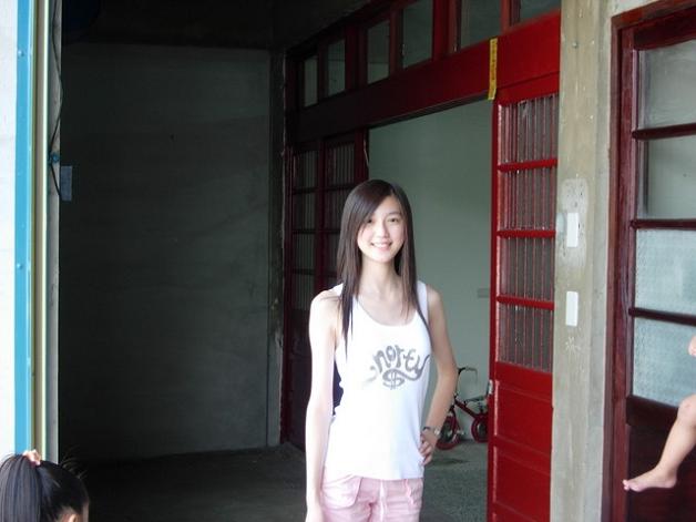 史上最清纯两个女生 _美女图库 _股票财经新闻资