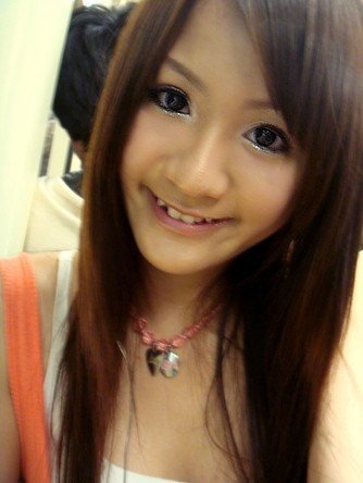 <em>长虎牙</em>的大眼妹